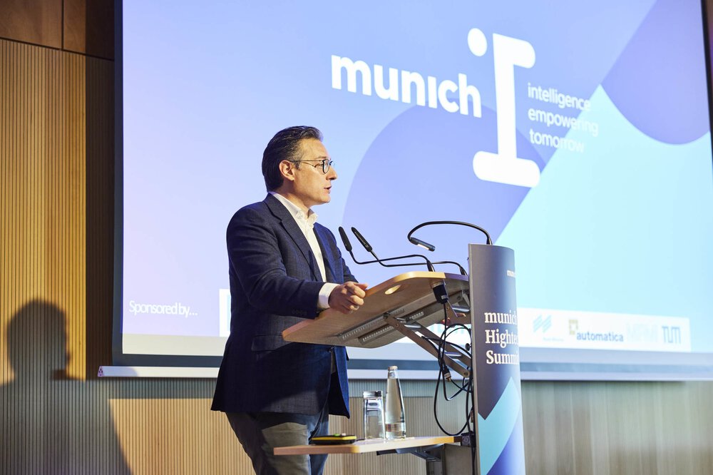 In vier Sessions beleuchten Vordenker aus Forschung und Industrie auf dem munich_i Hightech-Summit zukunftsweisende Entwicklungen und aufkommende Technologien