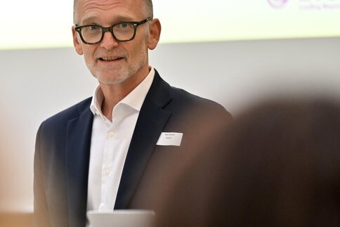 Portrait Dr. Ralf Düssel
