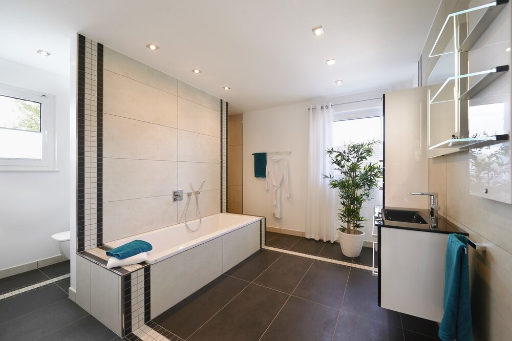 Badezimmer Musterhaus Montana von Rensch-Haus GmbH 