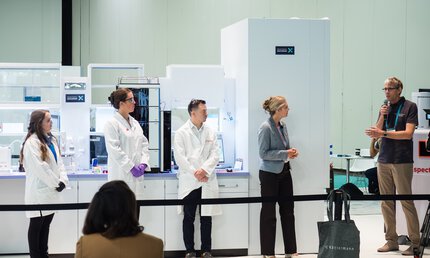 Live Lab at analytica USA