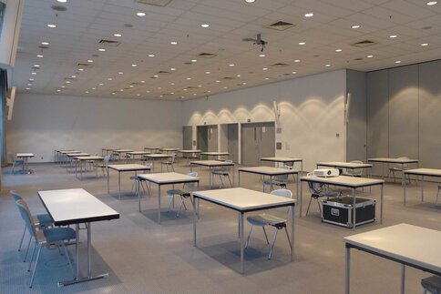 Prüfungen im Konferenzraum