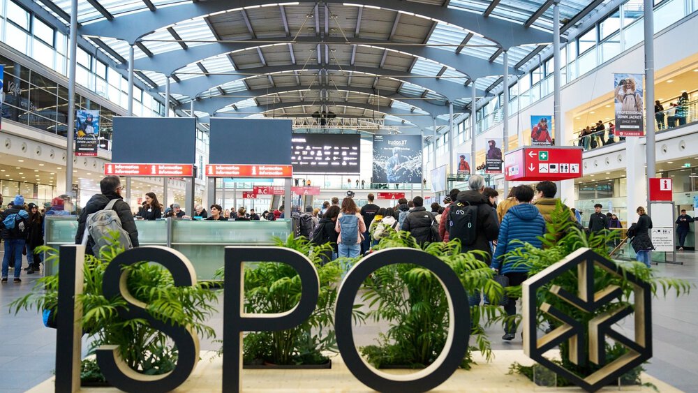 In the picture, you can see the ISPO logo at a trade fair.