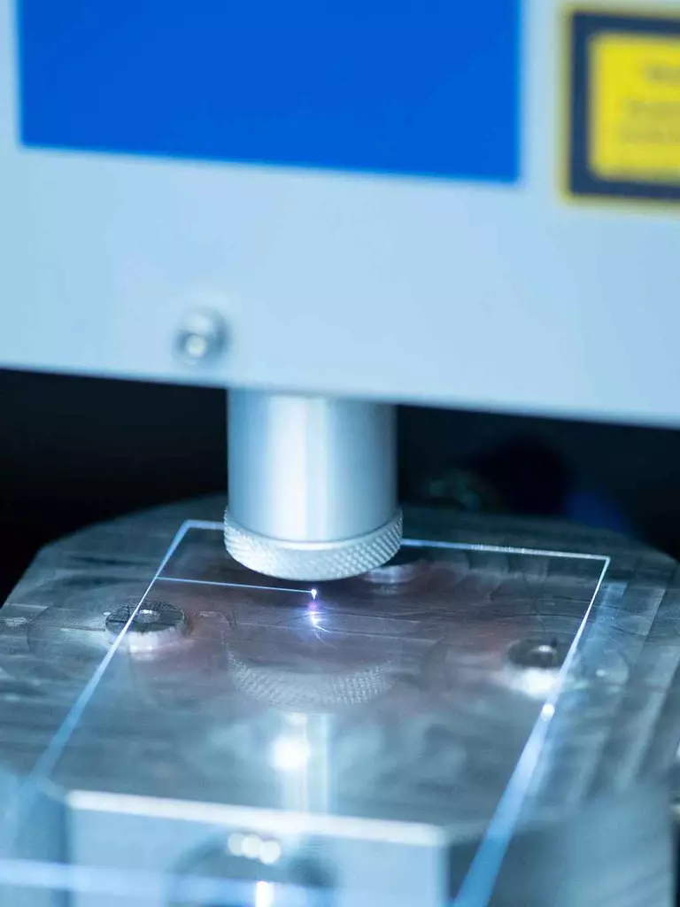 What are ultrashort pulse lasers—and what are their advantages?