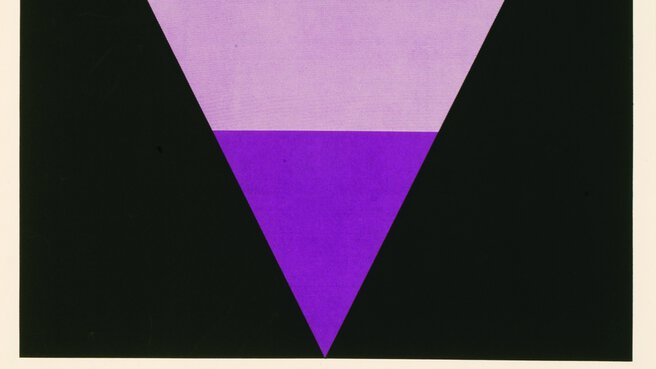 Ehemaliges analytica Logo: abstraktes lila Dreieck auf schwarzem Hintergrund