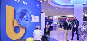 bauma Startup Area with lounge talks and info booths.