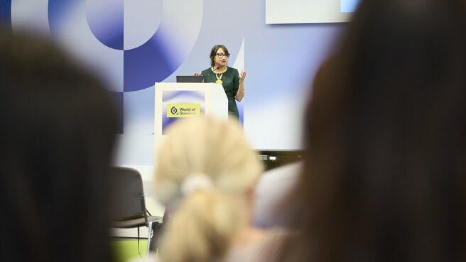 Fachvortrag im Rahmen der World of Quantum 2025: Aktuelle Forschung im Fokus des internationalen Publikums.