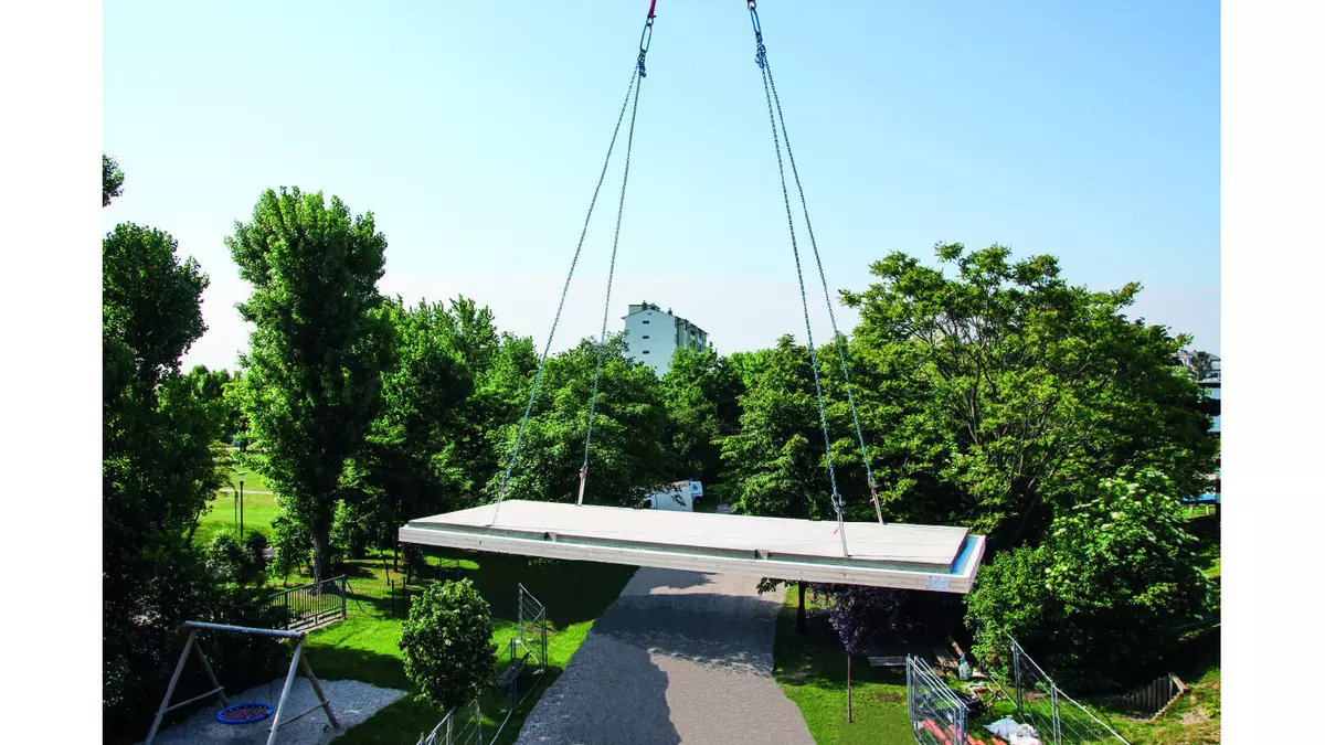 With timber-concrete composite ceilings (HBV ceilings), the tension-resistant wood is arranged on the underside and the pressure-resistant concrete on the top
Photocredit: MM Holz